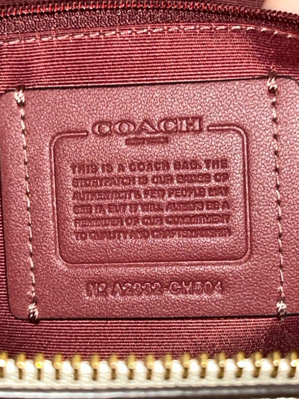 Coach Gallery Tote In Signature Canvas. NWOT - Picture 8 of 9